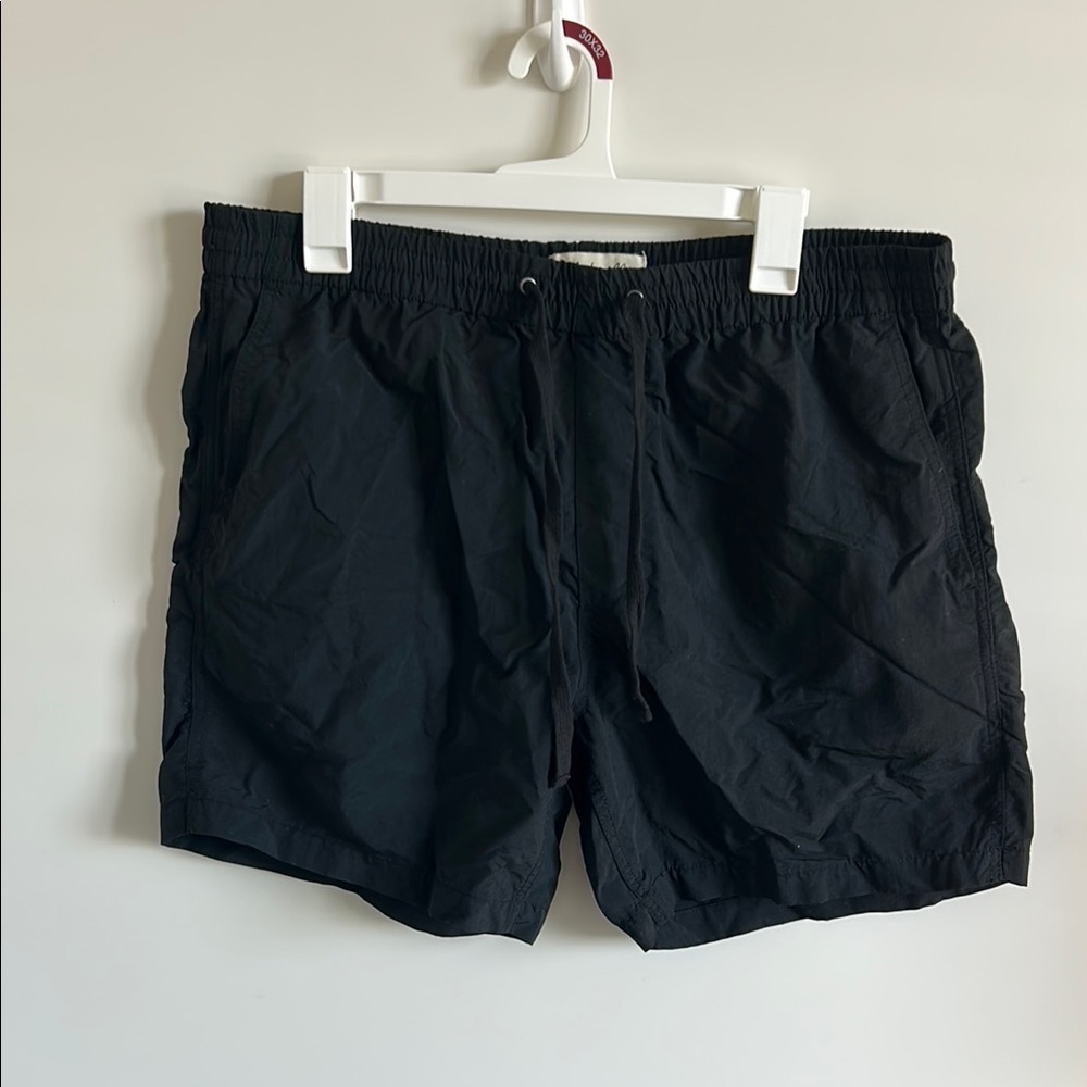 Madewell Men’s Black Drawstring Shorts